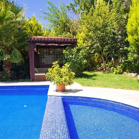 Islamlar Village 2 Bedroom - Private Pool And Garden